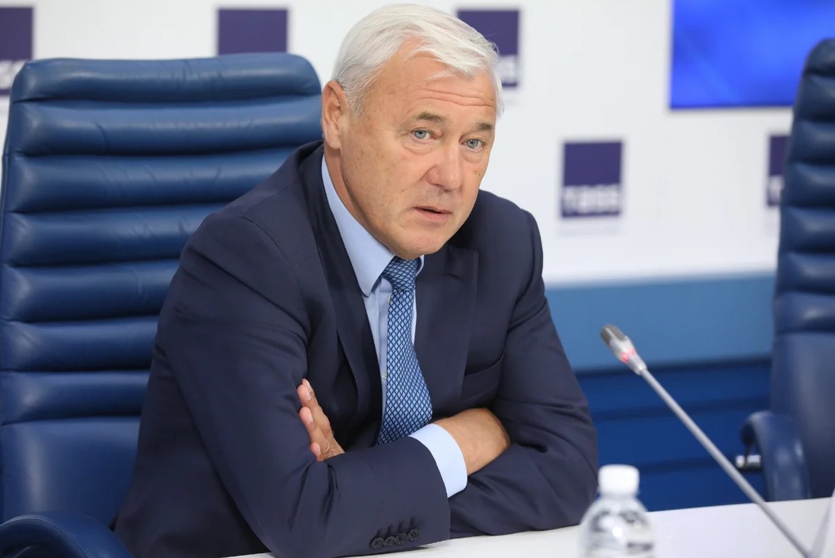 Анатолий Аксаков